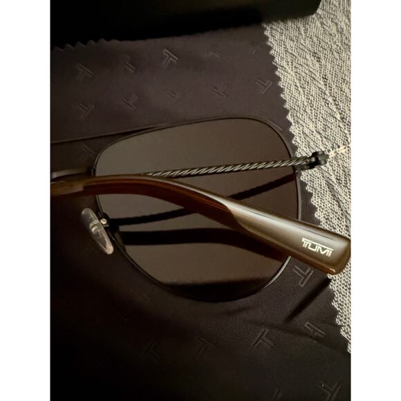 NEW Tumi Sunglasses Mens Black Aviator Made in Japan 59mm Case Cleaning Cloth - Picture 9 of 13